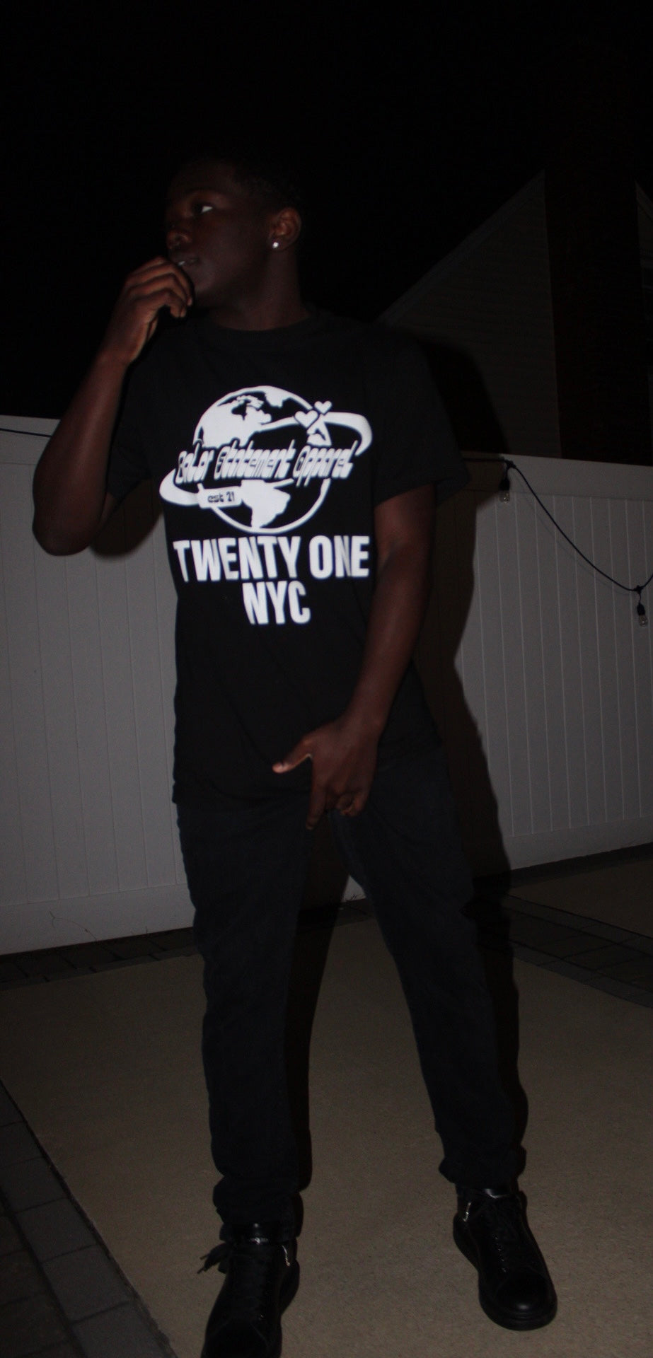 BLACK TWENTY1NE TEE