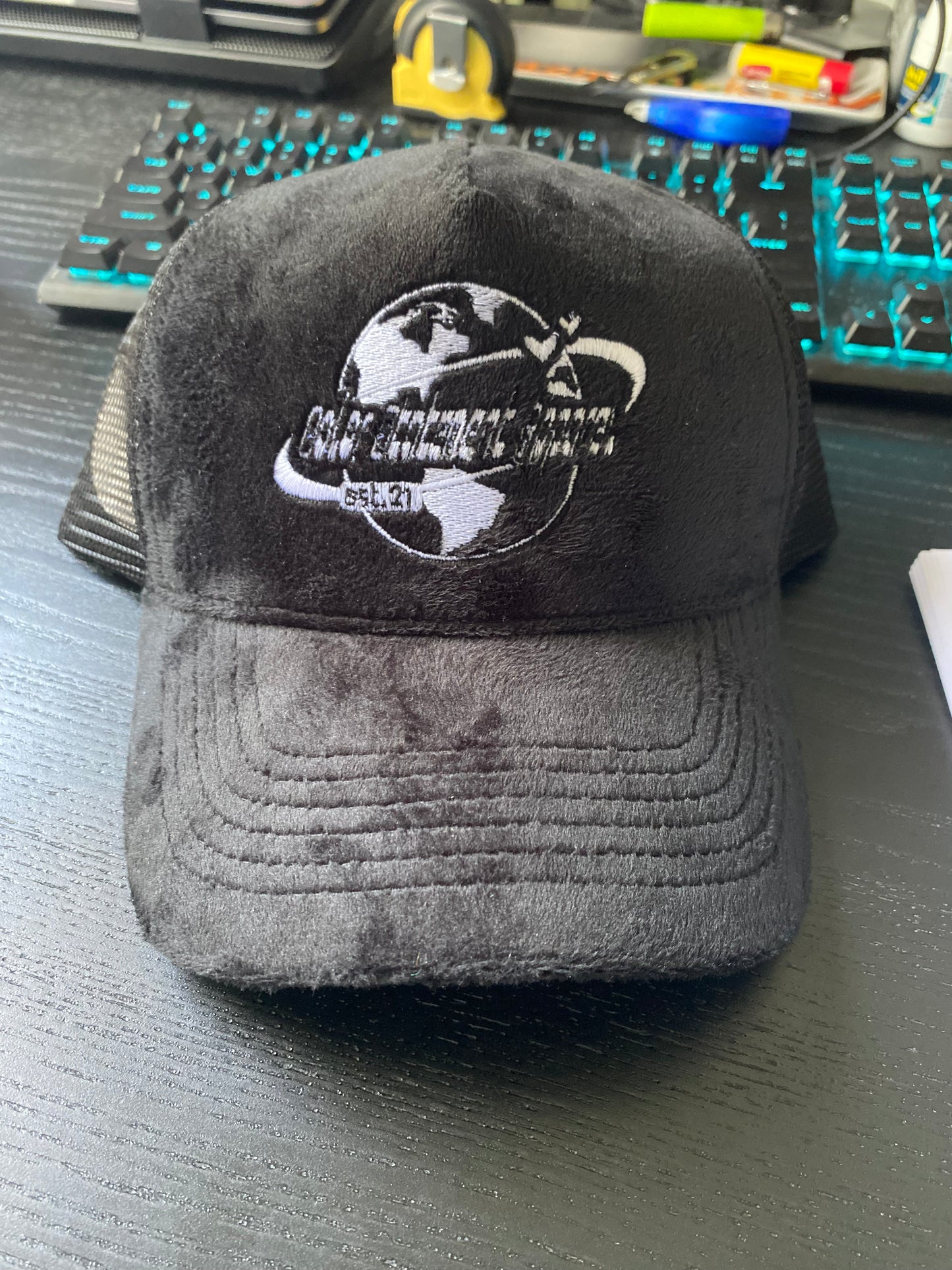 SPIDER BLACK STATEMENT TRUCKER