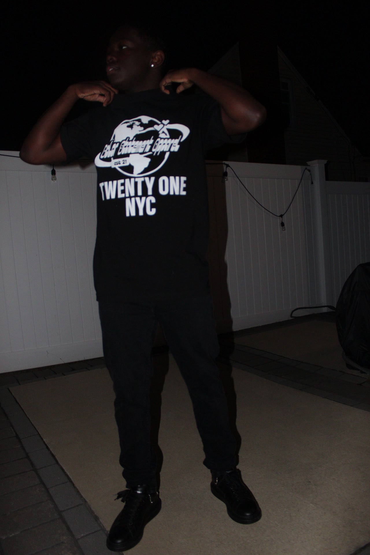 BLACK TWENTY1NE TEE