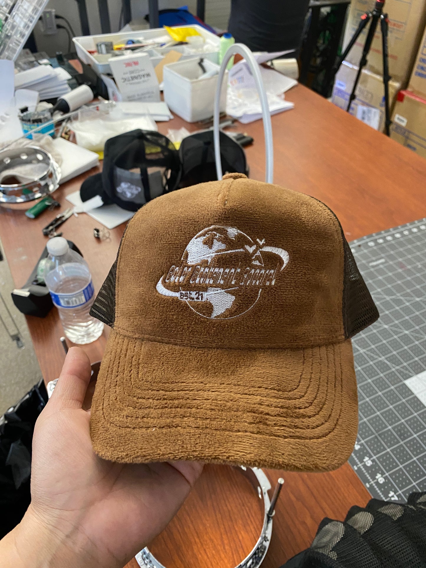 CHOCOLATE STATEMENT TRUCKER